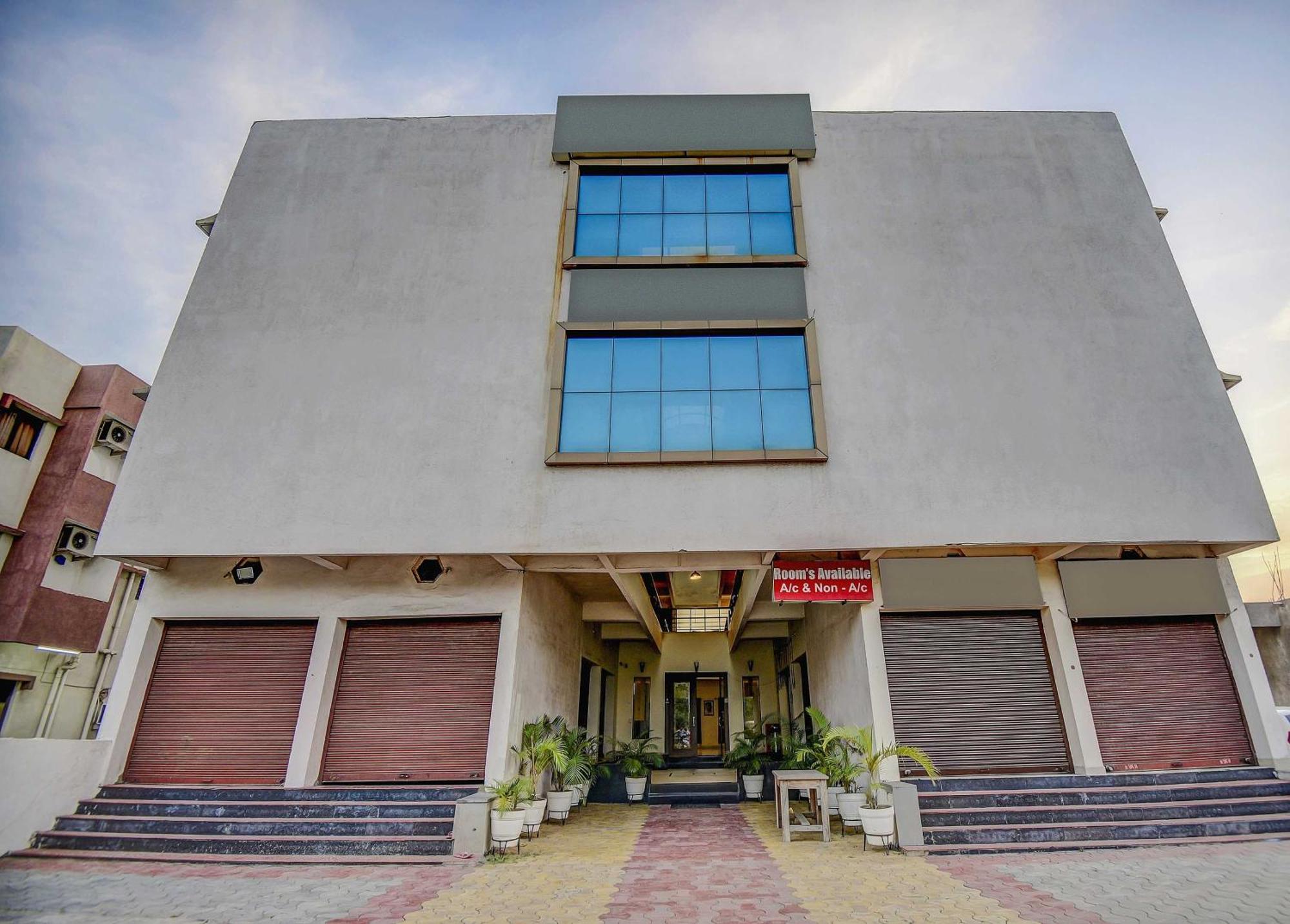 Hotel O Plus Corporate One Khapa  Exterior foto