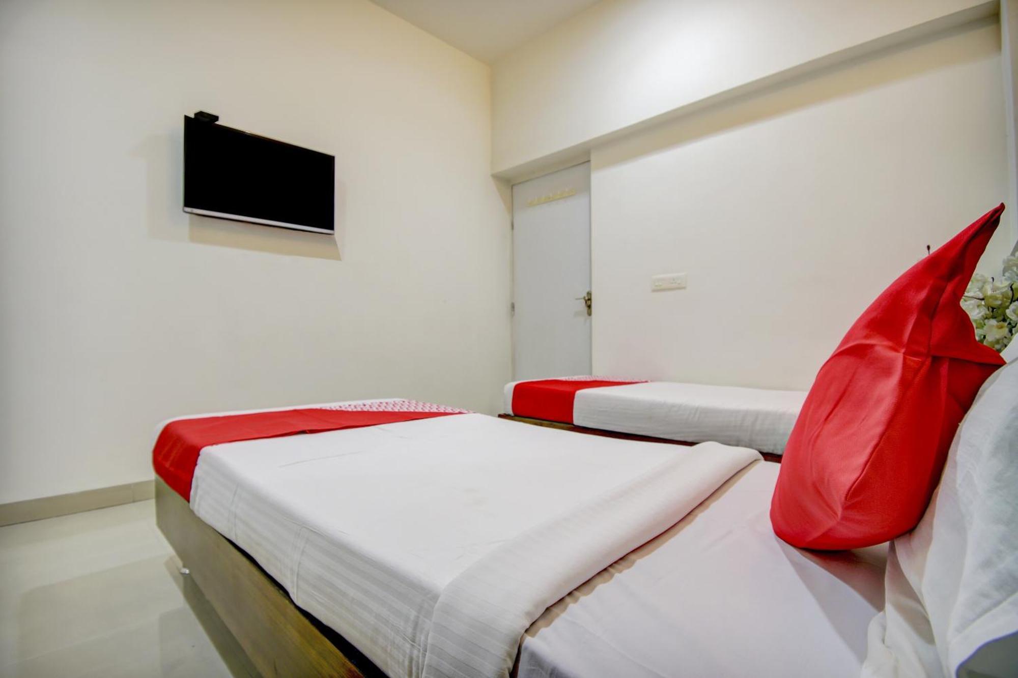 Hotel O Plus Corporate One Khapa  Exterior foto